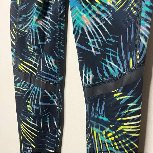 SWEATY BETTY The Zero Gravity Black Neon Tropical Print 7/8 Length Leggings - Picture 10 of 14